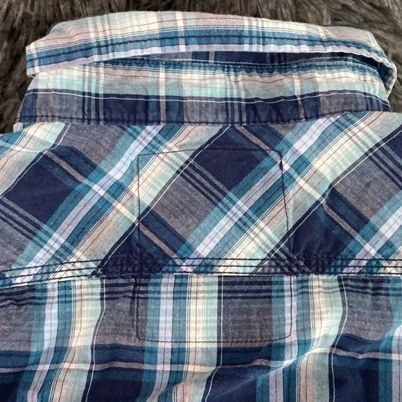 Nautica Jeans Co blue and white plaid shirt-sleeve button down shirt - Picture 12 of 17